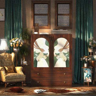Armoire élégante en noyer avec tablettes
