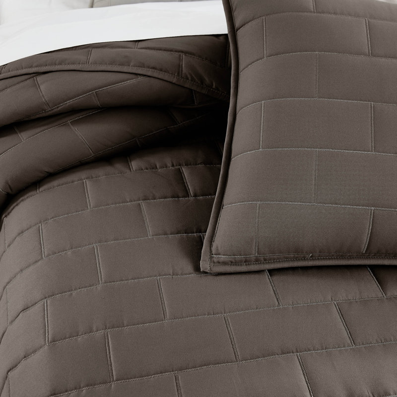 Southshore Fine Linens Brickyard Lightweight Oversized Quilt Set with matching shams, Dark Taupe