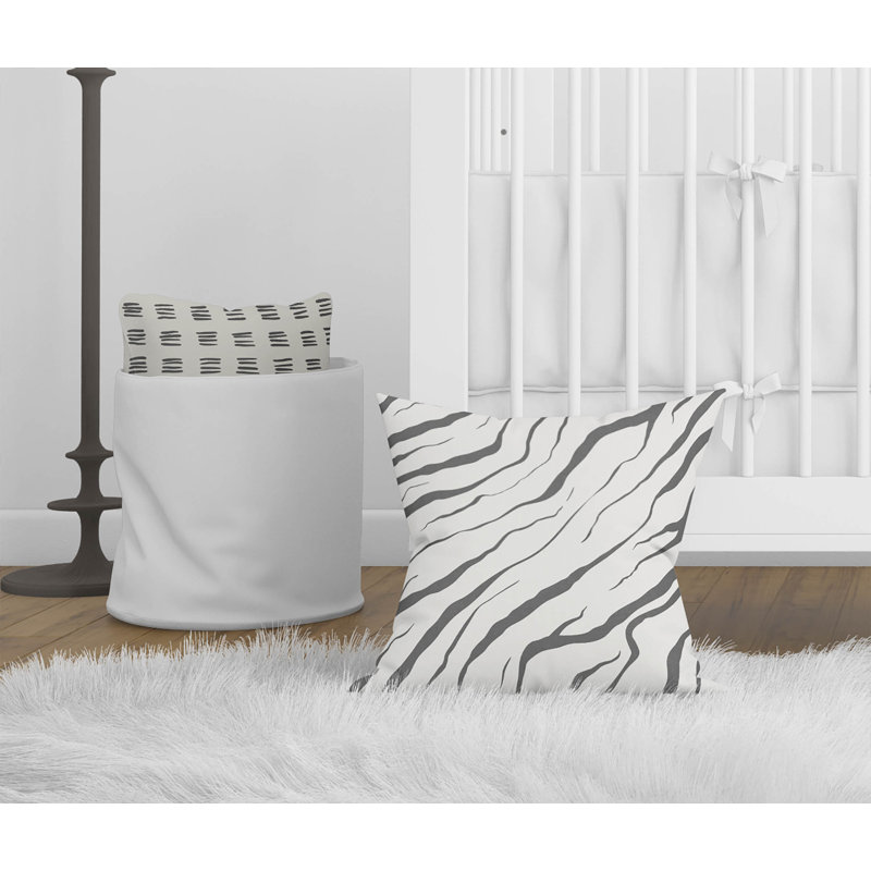 Coussin décoratif Lush Cracks, H 18 po x l 18 po, Ivoire / rayures gris anthracite