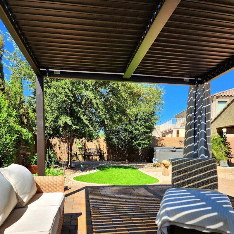 Pergola à persiennes en bronze mauve 11 pi x 13 pi avec toit réglable en aluminium et système de drainage pour terrasse