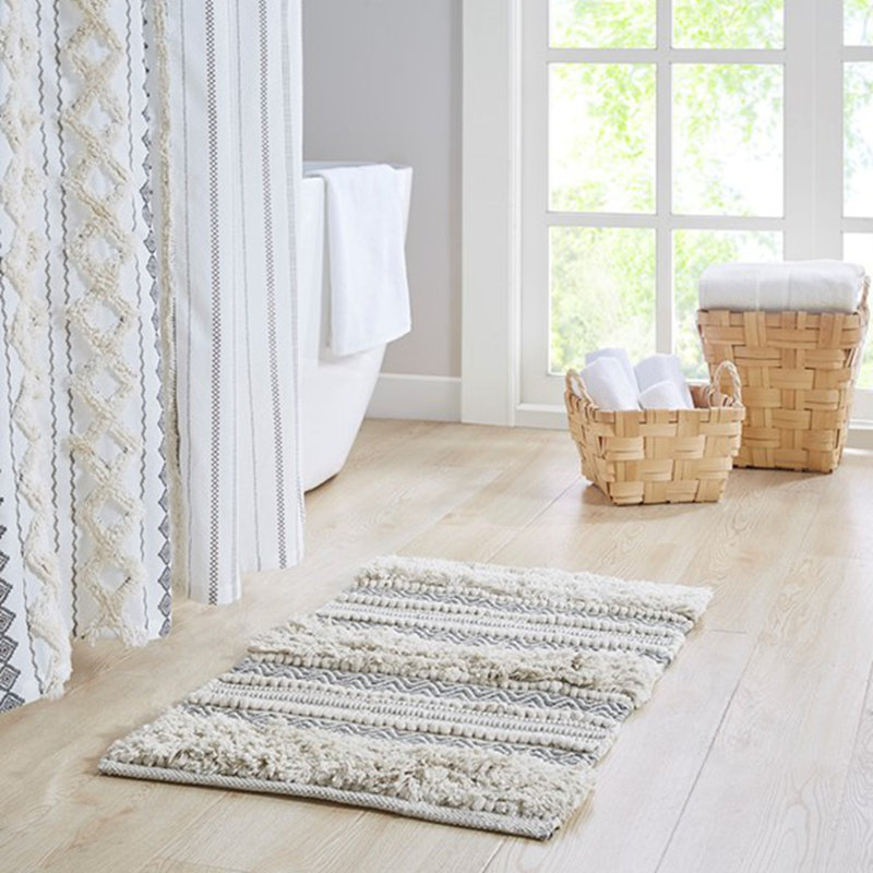 Tapis de bain gris à rayures tissées - 22 x 58 po