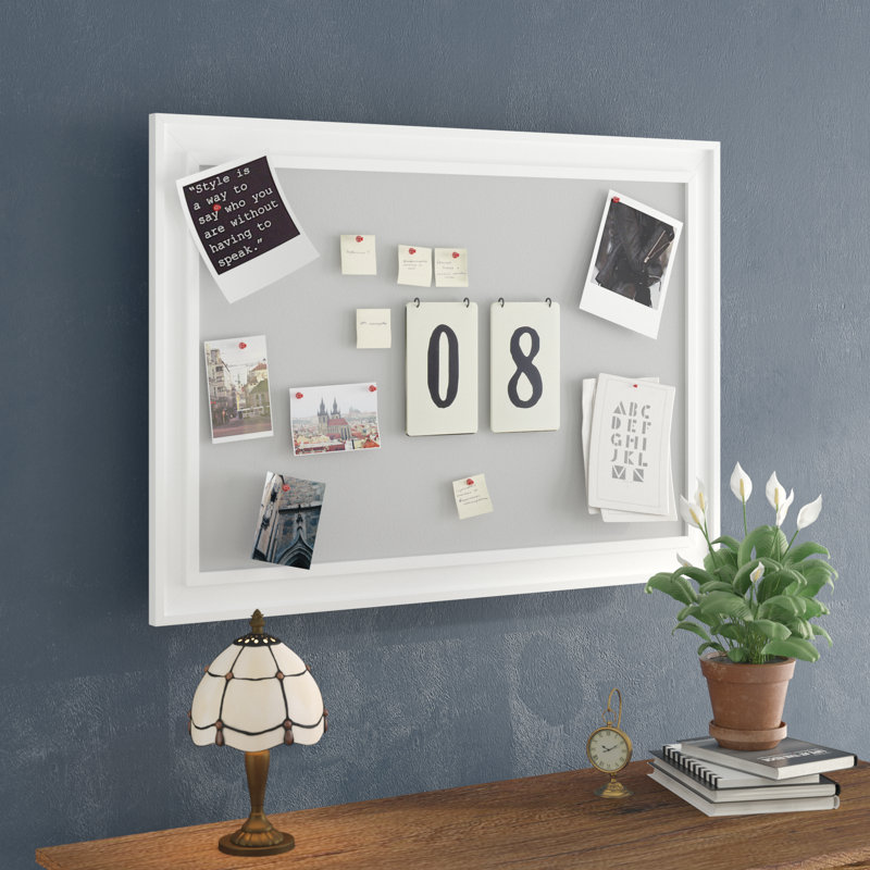 Babillard mural en liège de couleur blanche Craftsman, H 2 pi 5 po x 3 pi 5 po, Gris