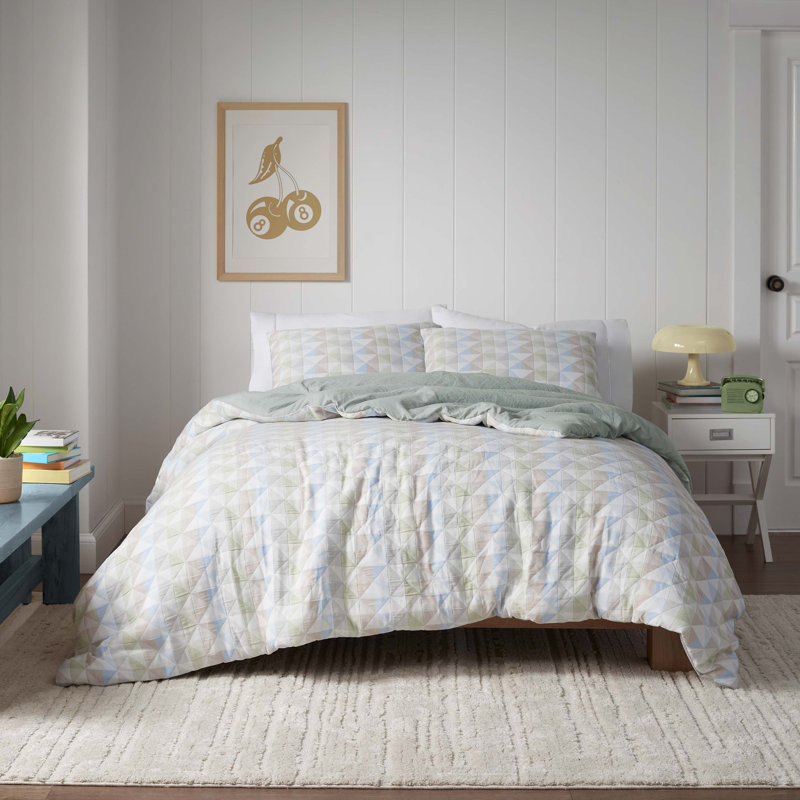 Martex Expression Yuma  Comforter Set, Queen Comforter + 2 Euro Shams, Yuma Multi