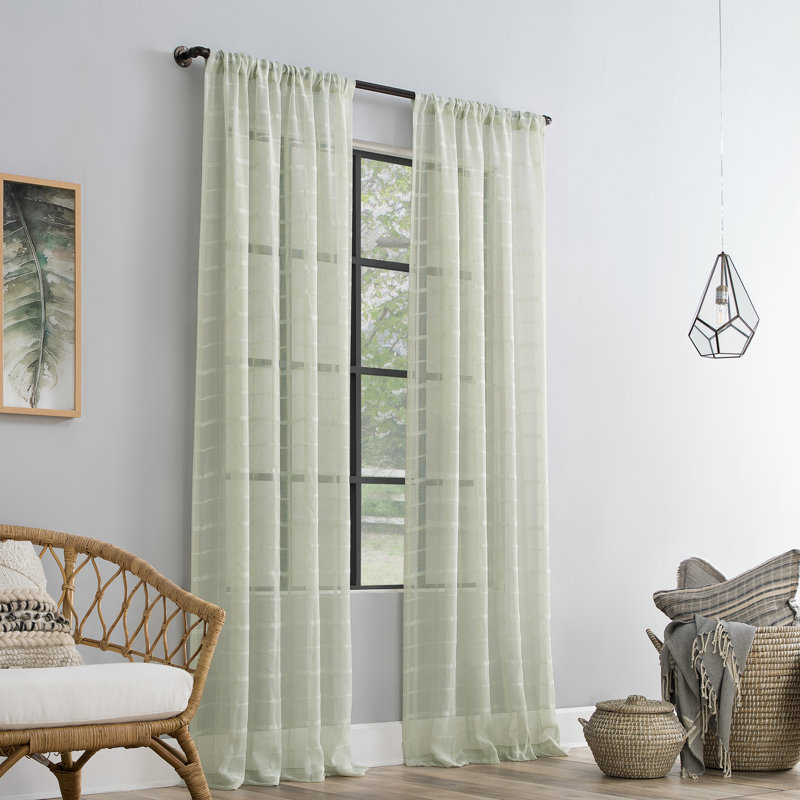 Panneau de rideau transparent avec passe-tringle Clean Window Axis, 50 po x 96 po, Menthe