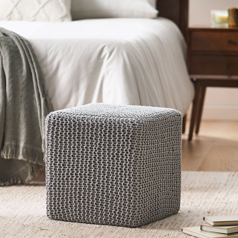 TABOURET EN TRICOT TRICOTÉ