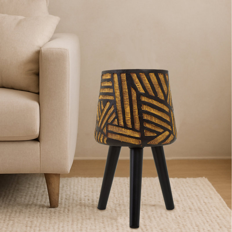 Dedria Pot Planter