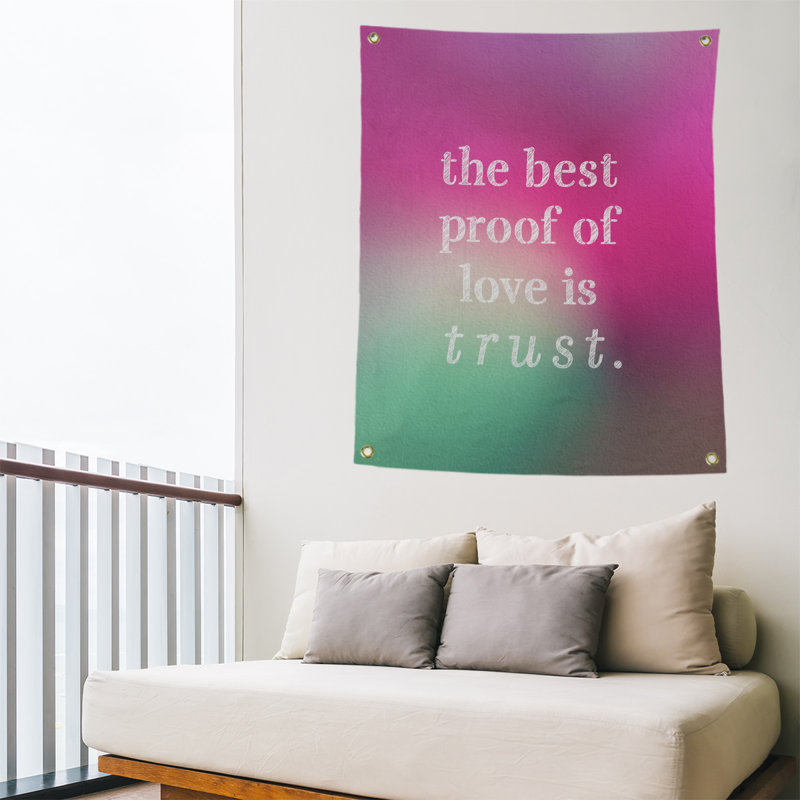 Tapisserie en polyester et citation manuscrite en polyester, H 59 pi x l 50 po, Fuchsia / vert