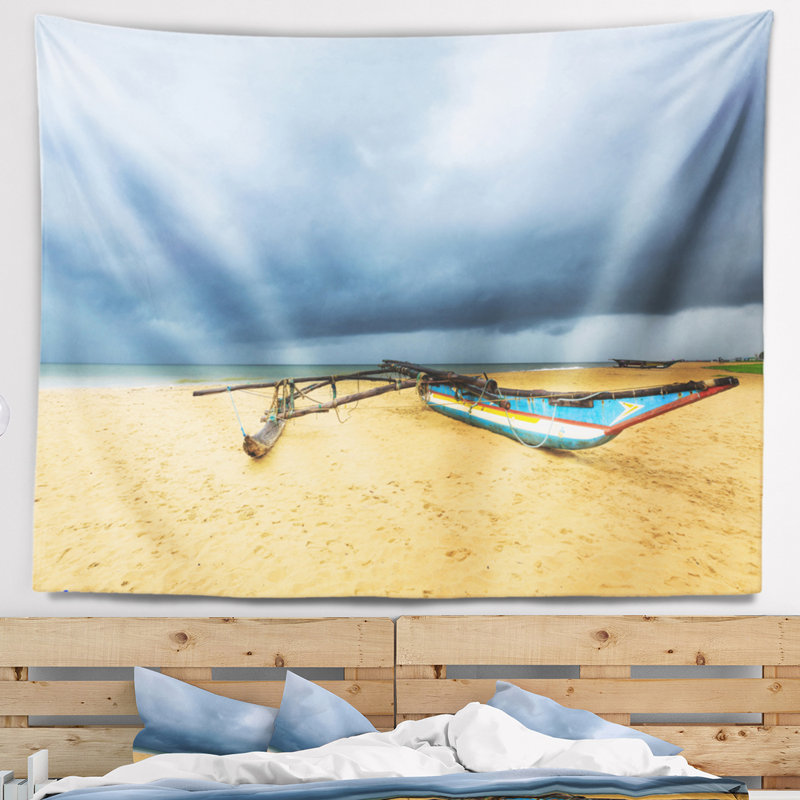 Tapisserie de mer shore avec nuages foncés au-dessus de l’océan et suspension murale, H 50 po x l 60 po