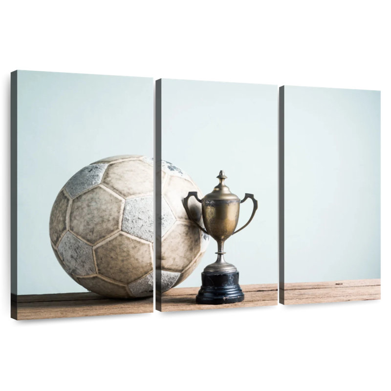 Vieux champion de soccer, H 28 po x l 45 po