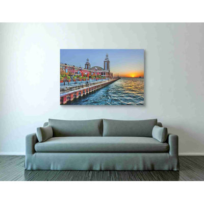 «Sunrise at the Pier», art mural sur toile