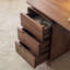 Bureau léger et luxueux-920676386