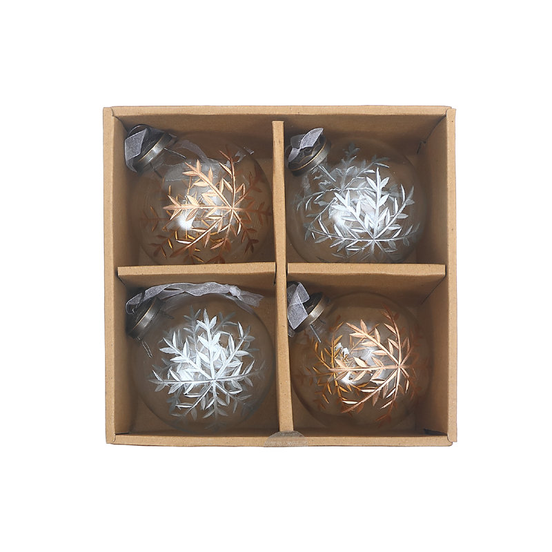 Ornement en verre avec boule gravée de flocons de neige