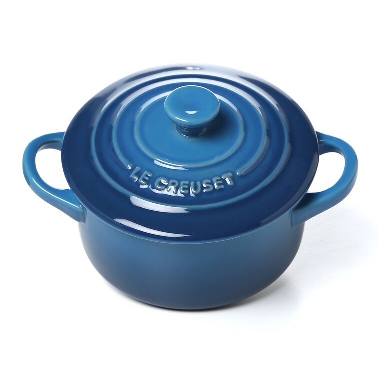 https://assets.wfcdn.com/im/00522126/resize-h755-w755%5Ecompr-r85/3081/30810623/Le+Creuset+Stoneware+Set+of+4+-+8+oz.+Mini+Round+with+Lids+and+Cookbook.jpg