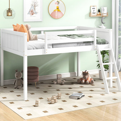 Lit mezzanine simple avec installation en bois et finition en bois blanc