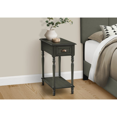 Table d'appoint polyvalente avec une fabrication durable et un attrait élégant pour n'importe quelle pièce