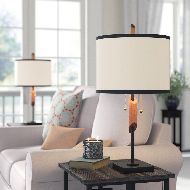 Earlsboro Metal Table Lamp