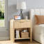 Table de chevet cannelée avec station de charge, table de bout en bois moderne avec tiroirs et tablette ouverte, profil courbé et poignées dorées, pour chambre à coucher, chêne naturel-1575721741-1575721742