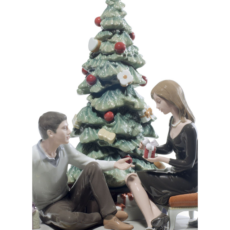 A Romantic Christmas Tabletop Tree