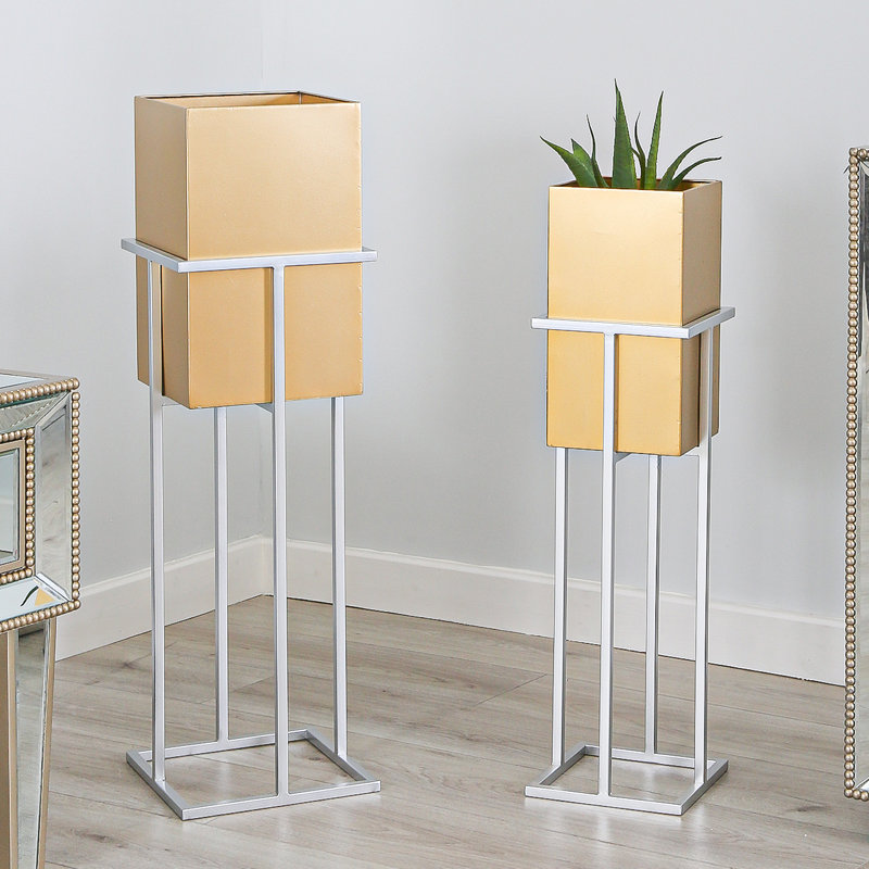 Riston Plant Stand