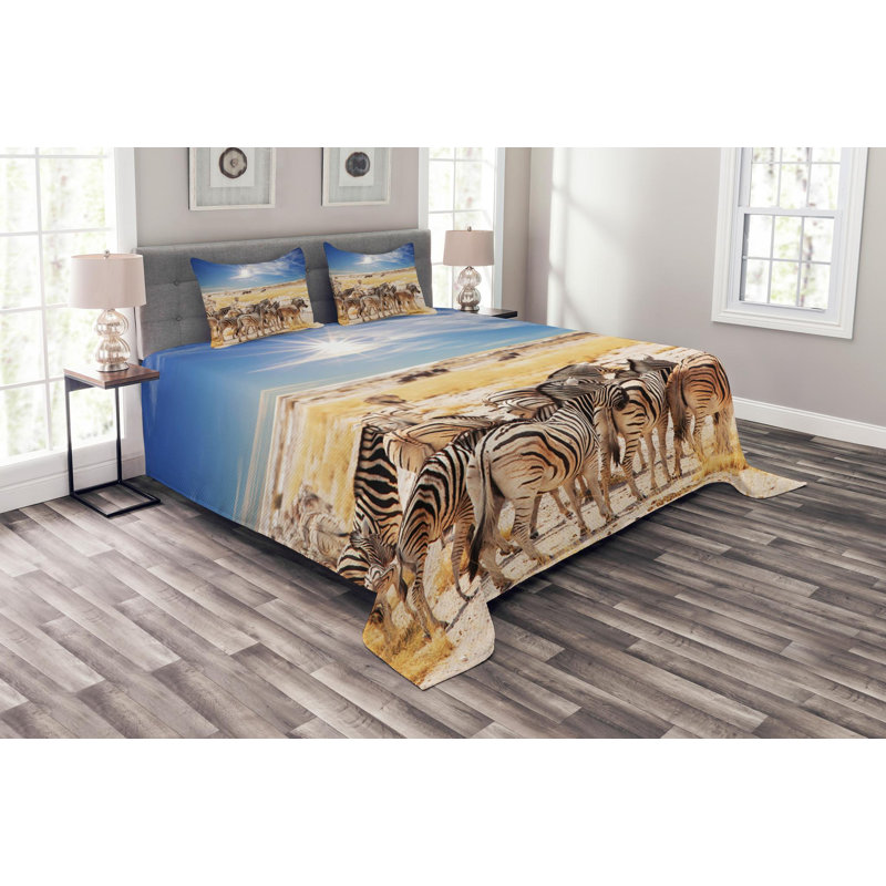 Eclectic Polyester Coverlet, Queen Coverlet + 2 Shams