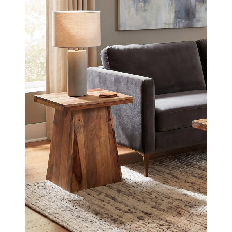 Table de bout en bois de sheesham massif avec base à piédestal angulaire, Nutmeg