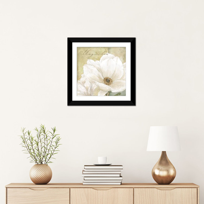 Magnolia I, impression sur toile, Papier d'art encadré noir, Blanc, H 16 po x l 16 po x P 1 po