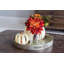 Arrangement floral dahlia dans un vase