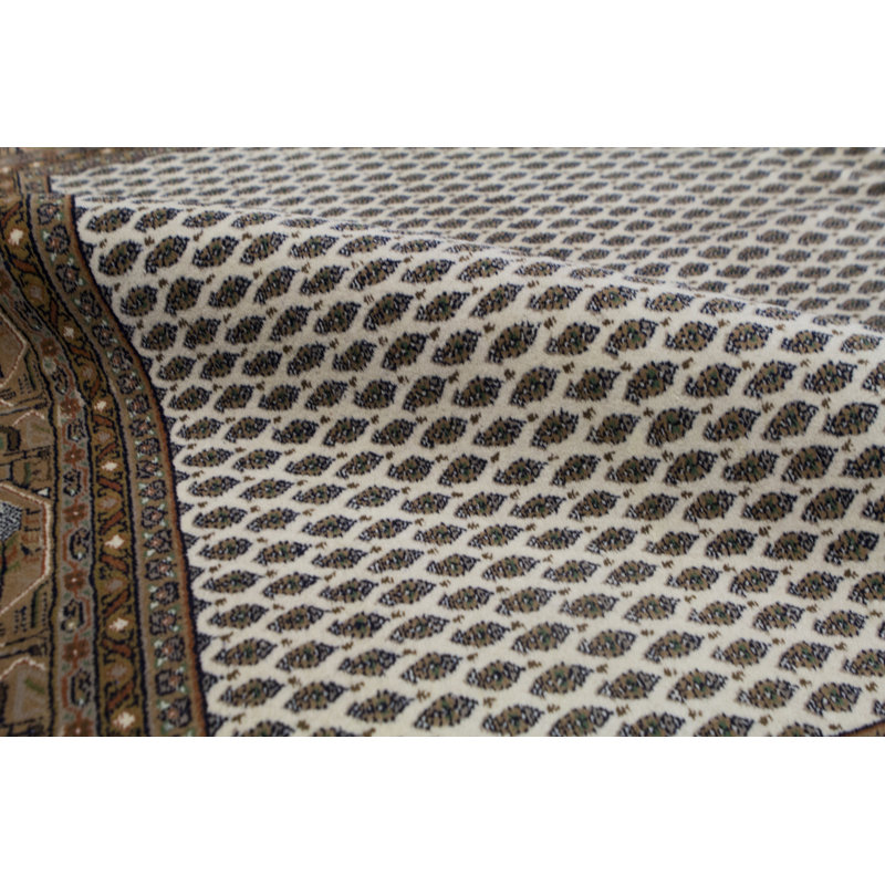 Tapis brun et blanc de haute qualité noué à la main, Rectangle 5 pi 5 po x 7 pi 8 po