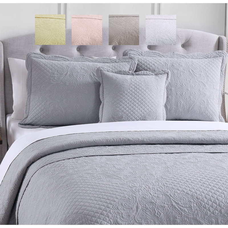 White Cotton Twin Scalloped Quilt Set
