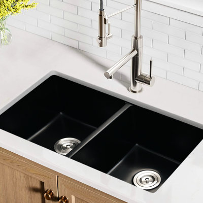 Évier de cuisine encastré à double cuve 32 po x 18 po - Quartz noir, filtre à chaleur antirouille et antirouille pour un drainage sans soudure L x l Quartz résistant à la chaleur, efficace et dégagé