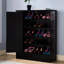 -Armoire à chaussures / rangement colorée avec deux portes et une tablette foncée pour une organisation soignée des chaussures