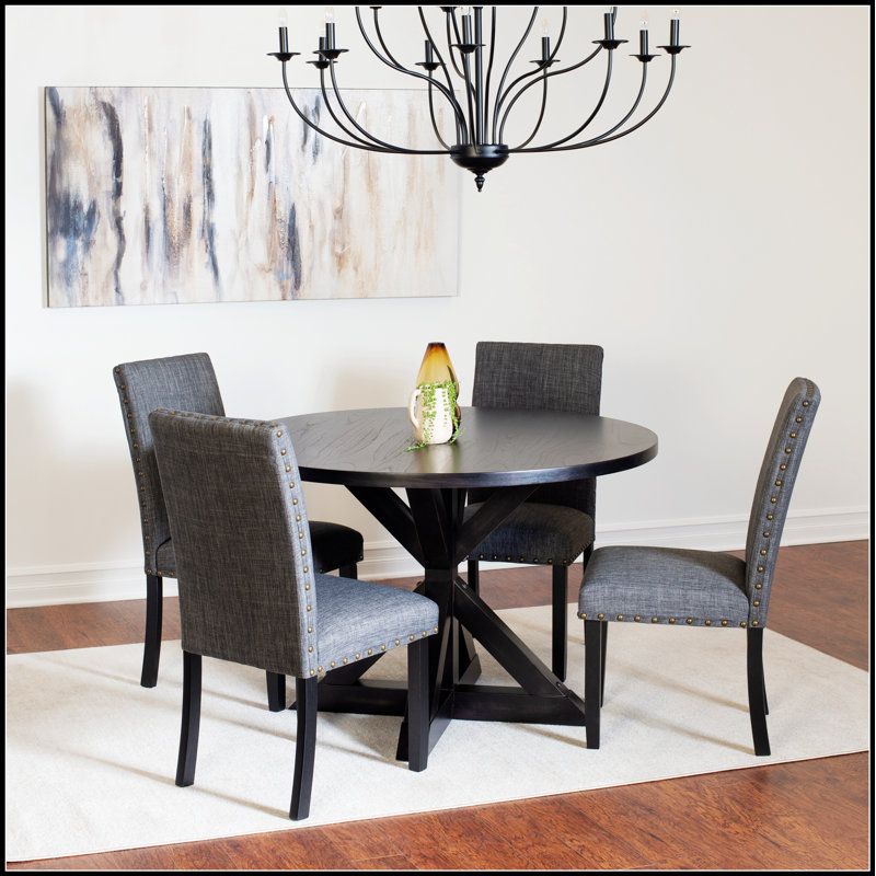 Ensemble de salle à manger 5 pièces avec table croisée et chaises élégantes, parfait pour les maisons modernes et traditionnelles