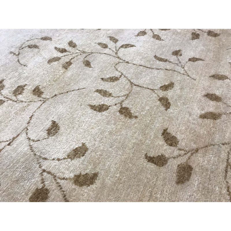 Hand-Knotted High-Quality Beige Area Rug