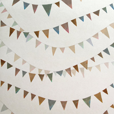 Great Kids Smooth Glitter Garland 33' L x 21" W Wallpaper Roll