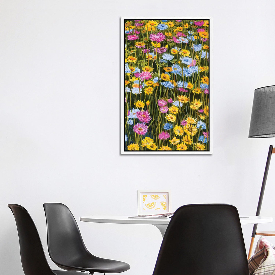 Wall Of Flowers von Marina Strijakova - Galerie-verpackte Leinwand Giclée auf Leinwand