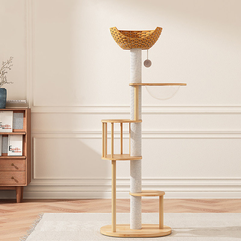 Arbre à chat minimaliste en bois avec poteaux en sisal et nid en rotin pour usage domestique