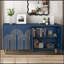 Buffet moderne cannelé avec rangement, élément courbe avec lignes strictes, armoire de rangement à 4 portes avec tablettes réglables pour la cuisine, la salle à manger et le salon-448725217