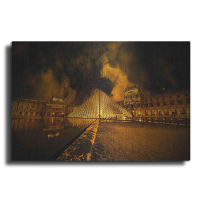 "La pyramide de Lourve" par Sebastien Lory