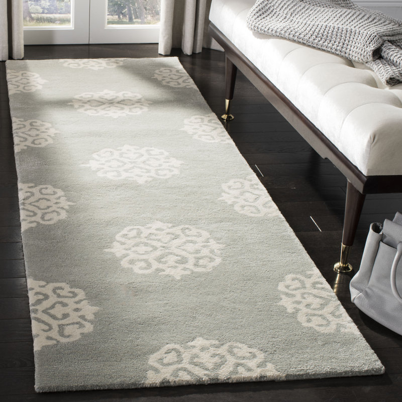 Candelo Hand Tufted Wool/Viscose Floral Rug in Gray/Ivory, Runner 2'6" x 14'