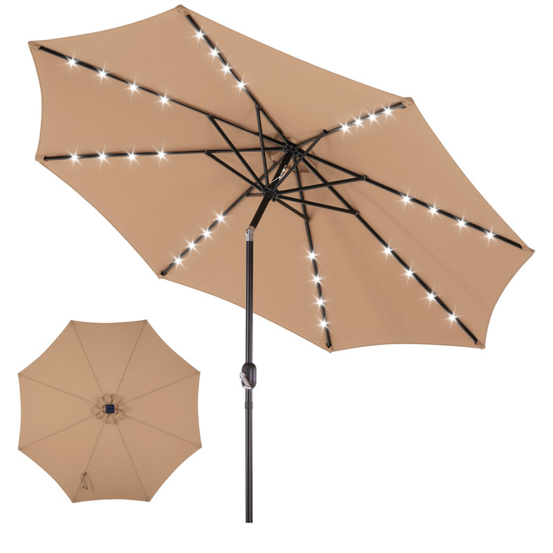 Parasol de patio de 10 pi avec 32 lumières DEL, mécanisme d'inclinaison et de manivelle et tissu imperméable et résistant aux rayons UV.