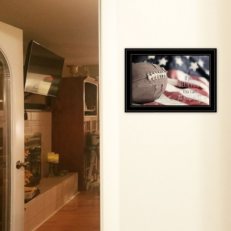 «Football - Believe It», reproduction d'art encadrée pour le salon, décoration murale par Lori Deiter