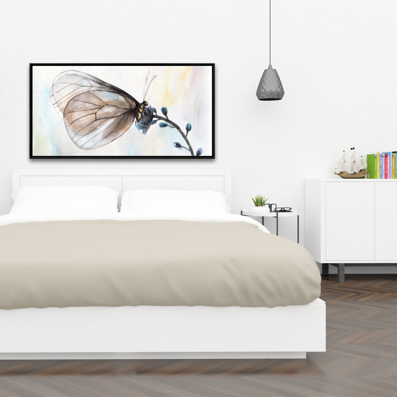 Butterfly On Blue Flowers Print On Canvas, H 24 po x l 48 po