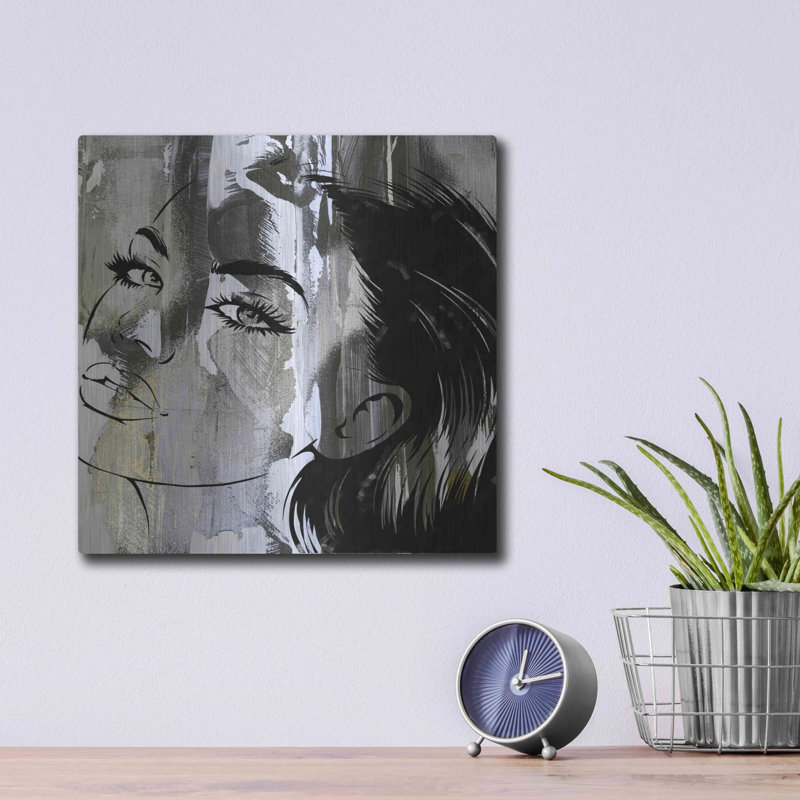 «Face In The Wall 2» par Karen Smith, H 12 po x l 12 po