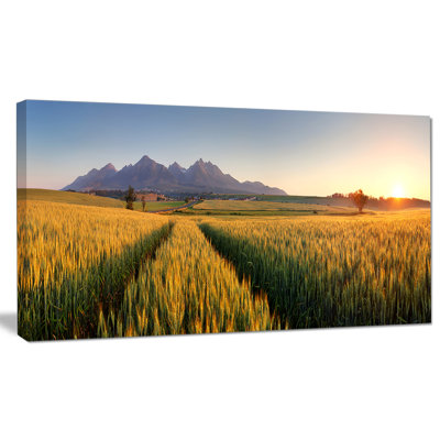 «Path in the Wheat Field», reproduction de photo sur toile tendue encadrée