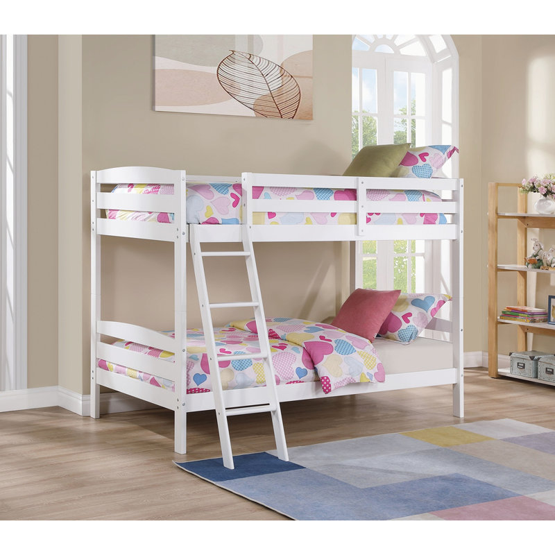 Lit superposé blanc transitionnel en bois massif avec un design à lattes en angle et 2 tiroirs sous le lit pour la disposition des meubles de chambre à coucher, simple au-dessus du lit, finition, style, bois, décoration de noix ovales assemblées
