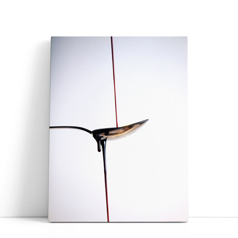 «Syrup Dripping Onto Spoon Black and White», reproduction d'art sur toile, H 60 po x l 45 po