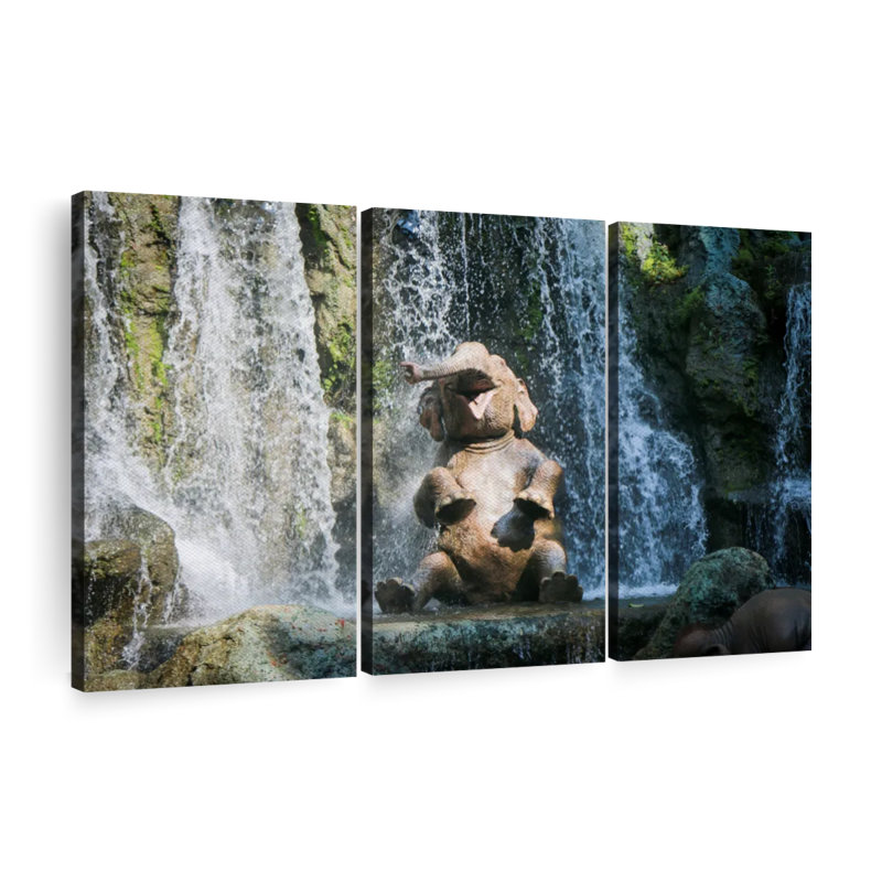 «Elephant Bath Time» sur, H 20 po x l 33 po