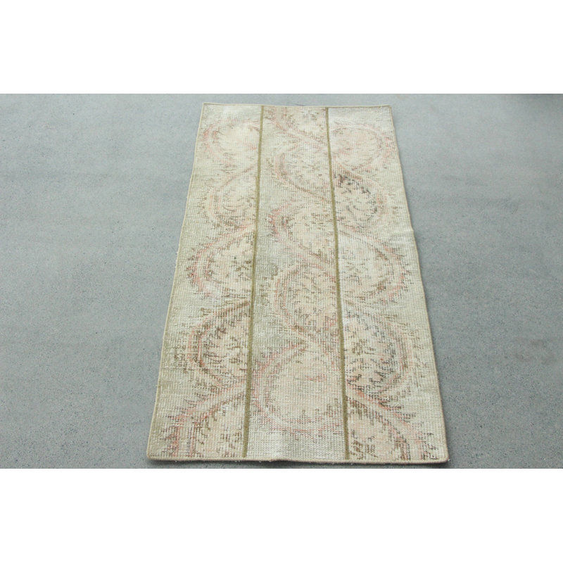 Small Vintage Turkish Oushak Rug for Decorative Muted Entry in White Patchwork Oriental Farmhouse Style with Flatweave Design Ideal for High Traffic Areas