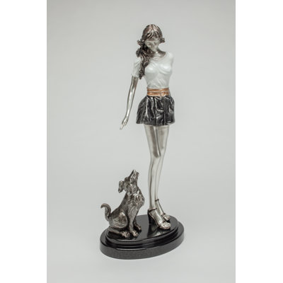Figurines & Sculptures