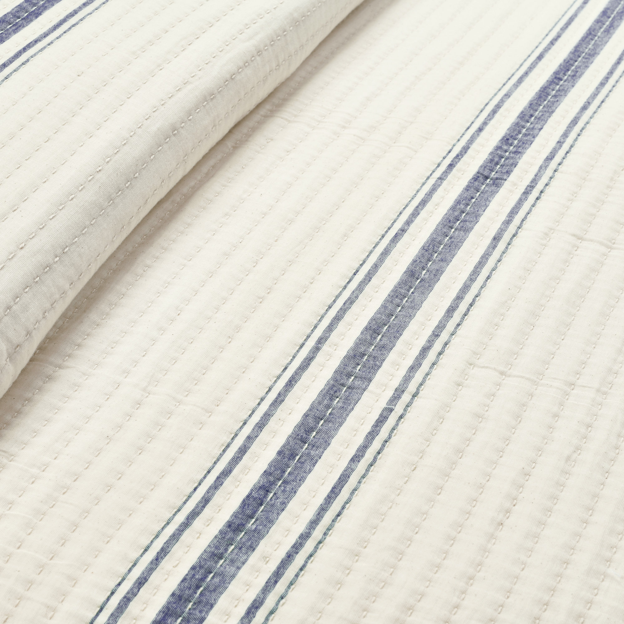 Oakleaf Cotton Quilt, Navy, Queen Quilt